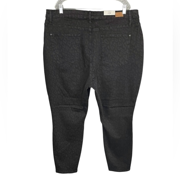 Judy Blue Plus Skinny Fit Black Cheetah Animal Print Jeans NWT - Picture 3 of 12